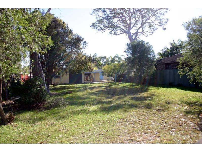 24 Omega Avenue, Summerland Point NSW 2259