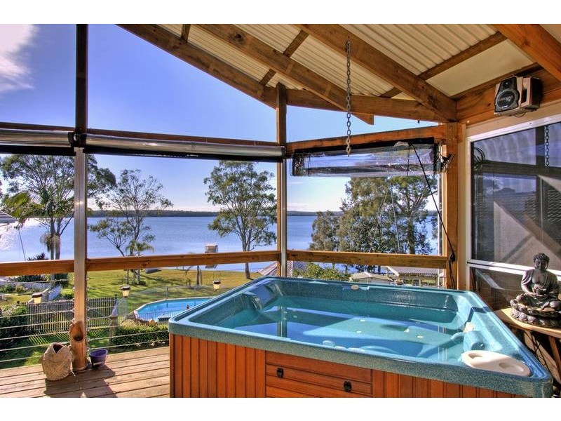 Mannering Park NSW 2259