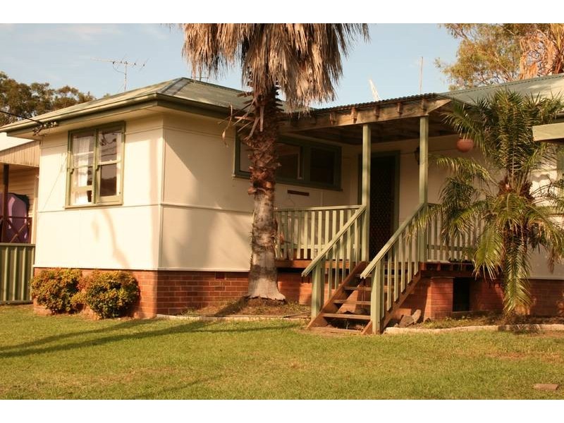 23 Catherine Street, Mannering Park NSW 2259