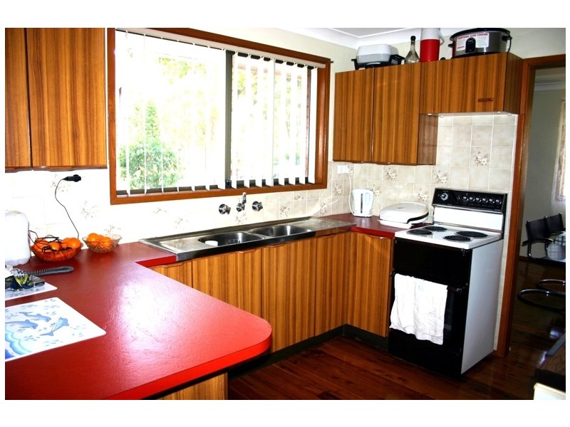 Mannering Park NSW 2259