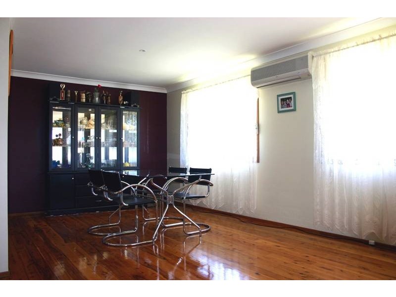 Mannering Park NSW 2259