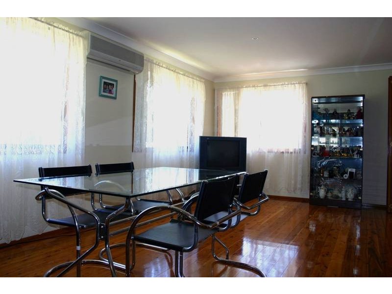 Mannering Park NSW 2259