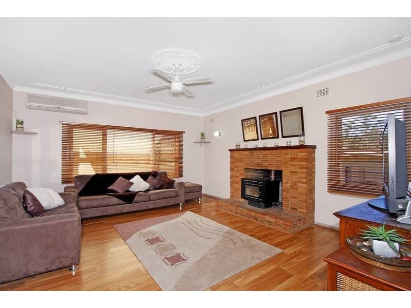 Mannering Park NSW 2259