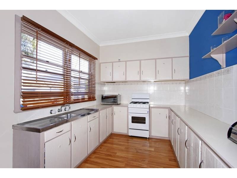 Mannering Park NSW 2259