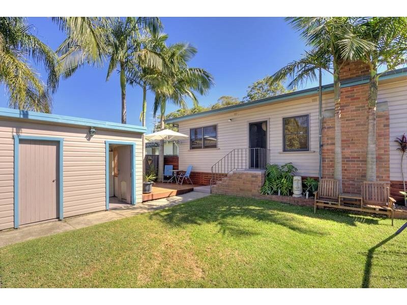 Mannering Park NSW 2259