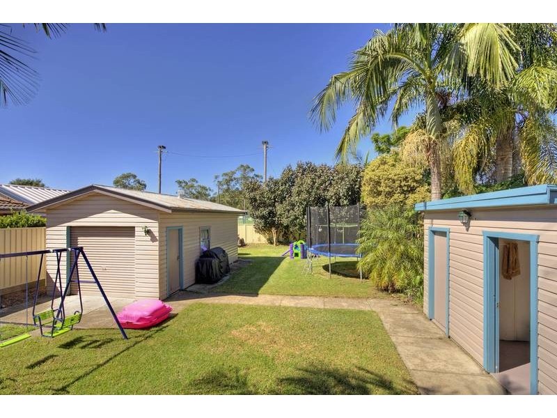 Mannering Park NSW 2259