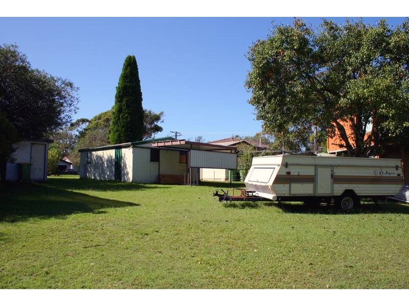 2 Omaru Place, Summerland Point NSW 2259