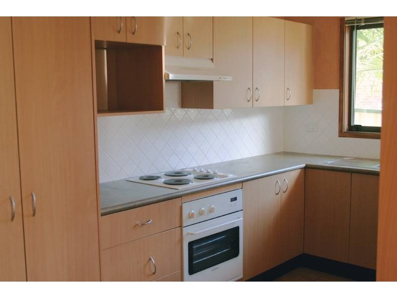 2 Griffith Street, Mannering Park NSW 2259