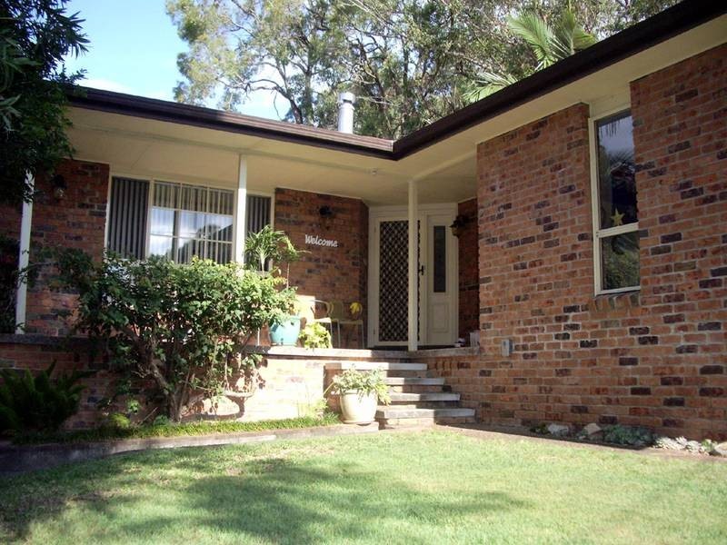 126 Cams Boulevard, Summerland Point NSW 2259