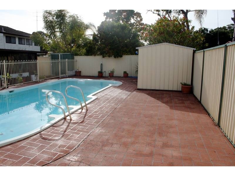 7 Dunvegan Street, Mannering Park NSW 2259