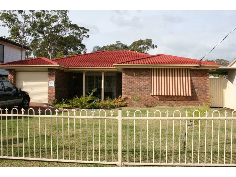 7 Dunvegan Street, Mannering Park NSW 2259