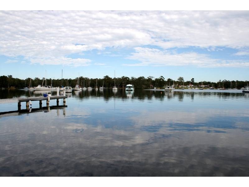 40 Gordon Avenue, Summerland Point NSW 2259