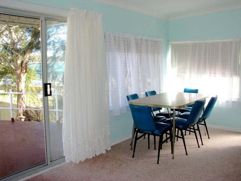 40 Gordon Avenue, Summerland Point NSW 2259