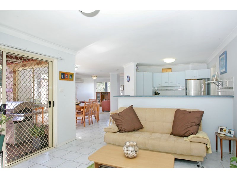 27 Loongana Crescent, Blue Haven NSW 2262