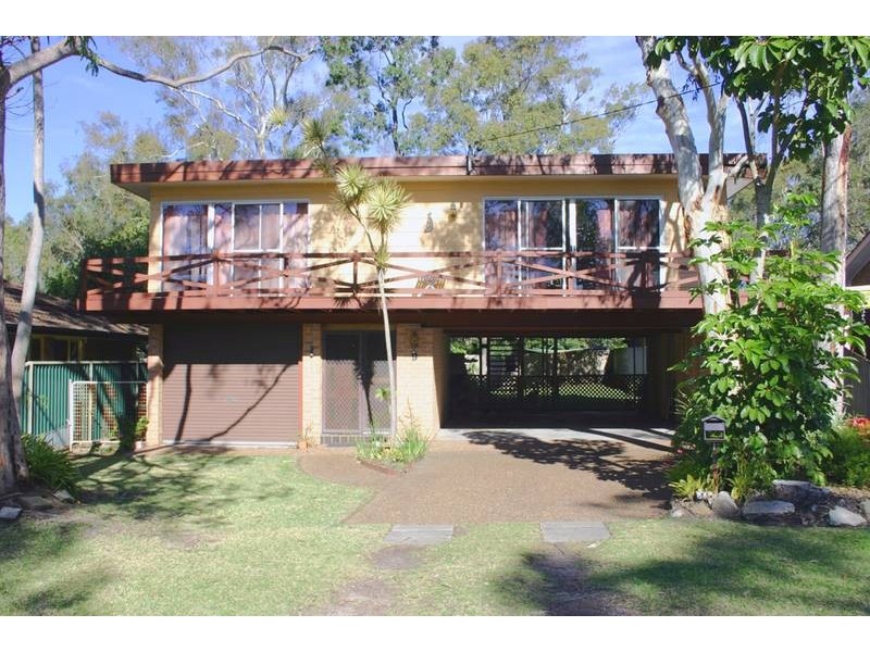 9 Barclay Avenue, Mannering Park NSW 2259