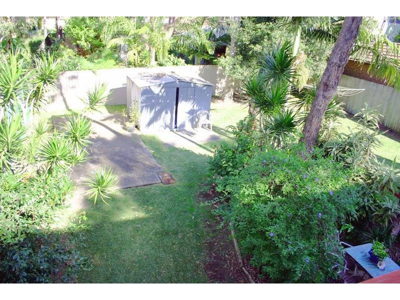 9 Barclay Avenue, Mannering Park NSW 2259