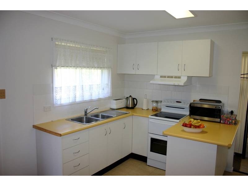 28 Griffith Street, Mannering Park NSW 2259