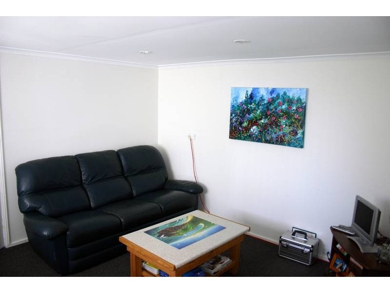 28 Griffith Street, Mannering Park NSW 2259