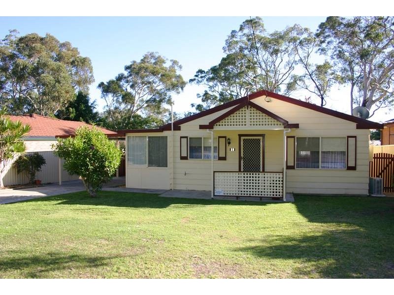 28 Griffith Street, Mannering Park NSW 2259