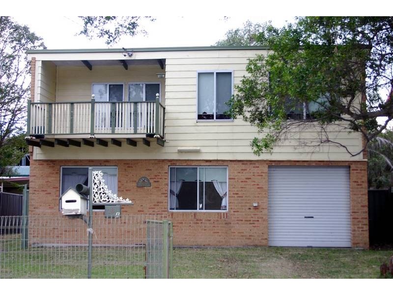 18A Ocean Parade, Budgewoi NSW 2262
