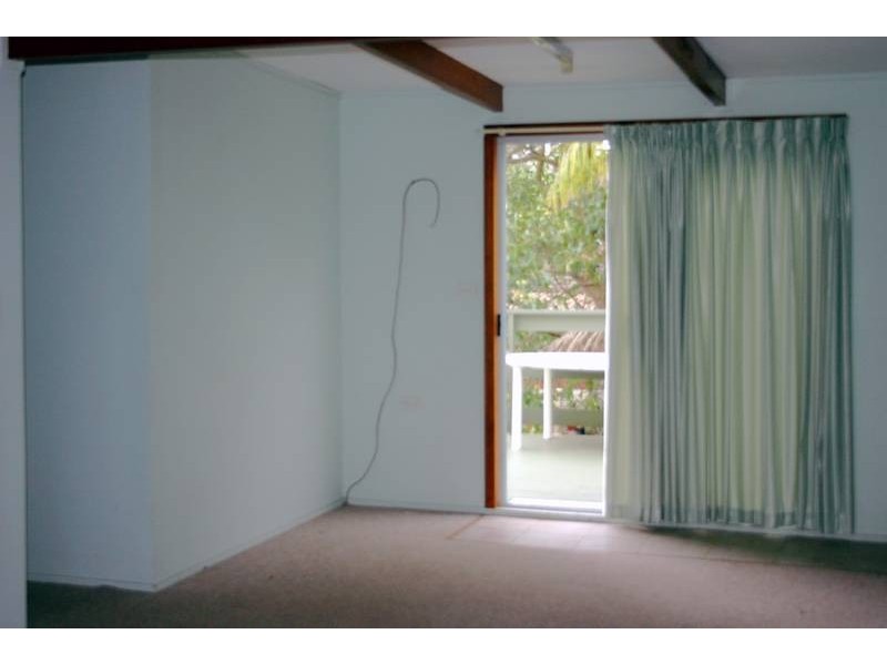 18A Ocean Parade, Budgewoi NSW 2262