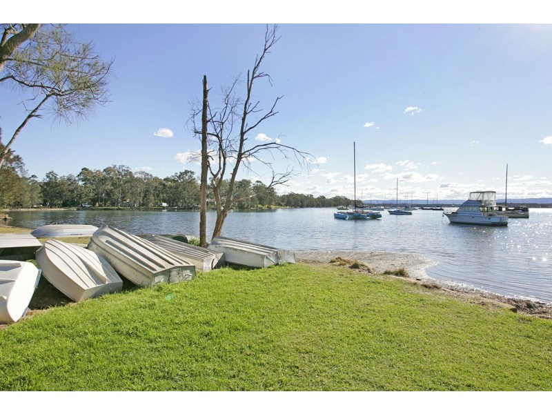 7 Ginganup Road, Summerland Point NSW 2259