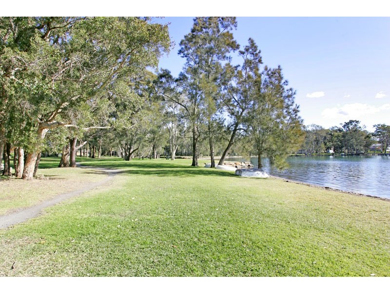 7 Ginganup Road, Summerland Point NSW 2259