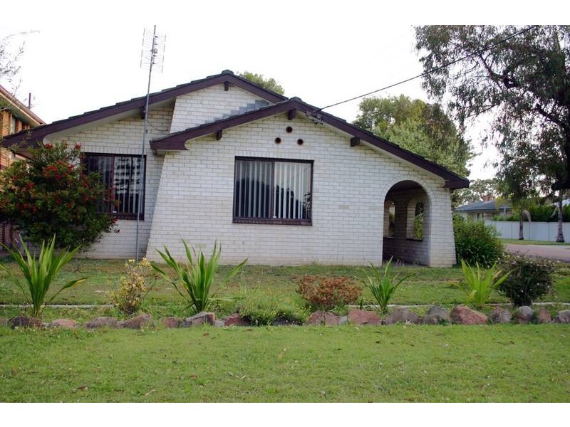 11 Scott Road, Mannering Park NSW 2259