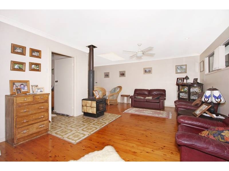 93 Vales Road, Mannering Park NSW 2259