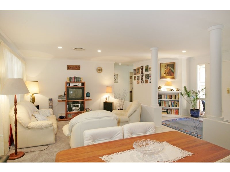 10 Aroona Place, Gwandalan NSW 2259