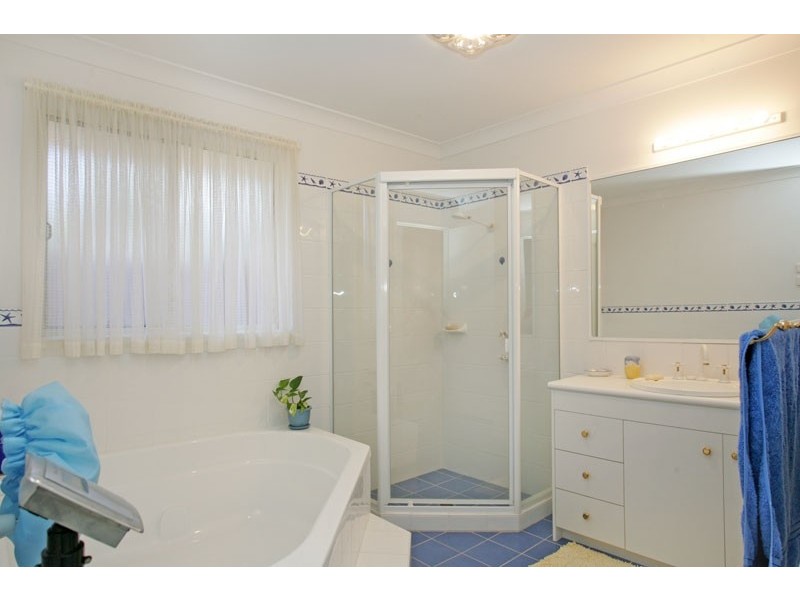 10 Aroona Place, Gwandalan NSW 2259