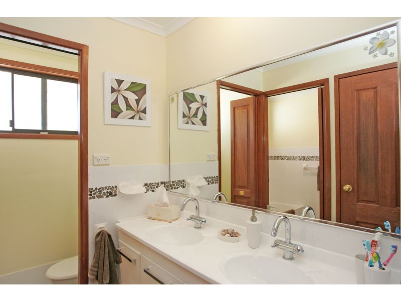 1 Kenneth Place, Mannering Park NSW 2259