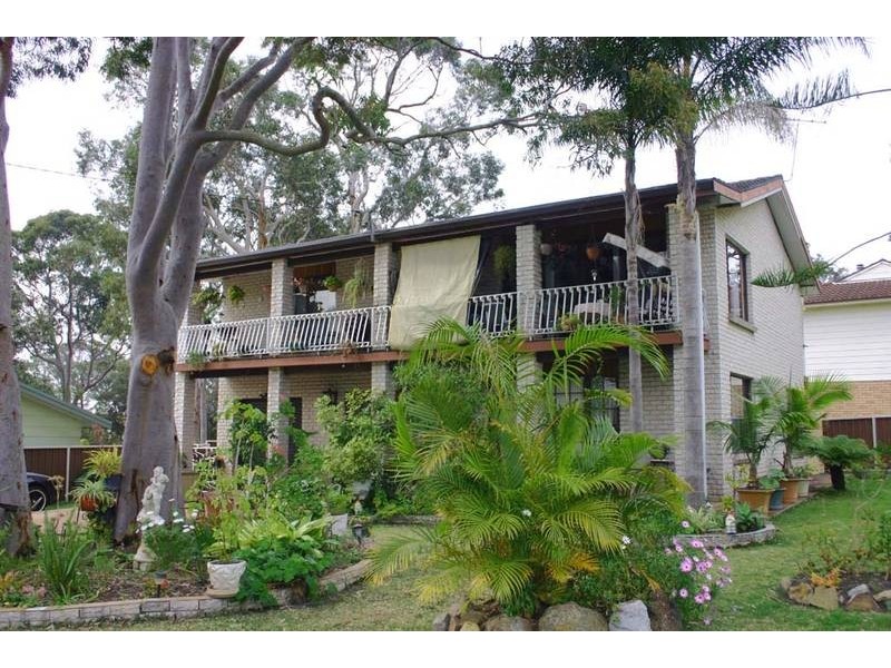 1 Apanie Close, Summerland Point NSW 2259