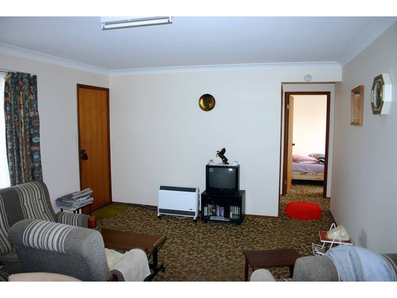 70 Catherine Street, Mannering Park NSW 2259