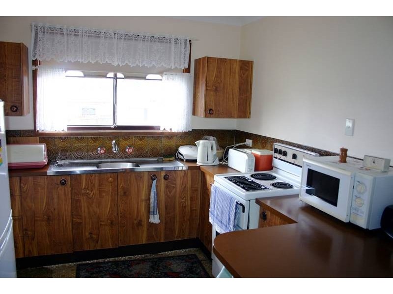 70 Catherine Street, Mannering Park NSW 2259