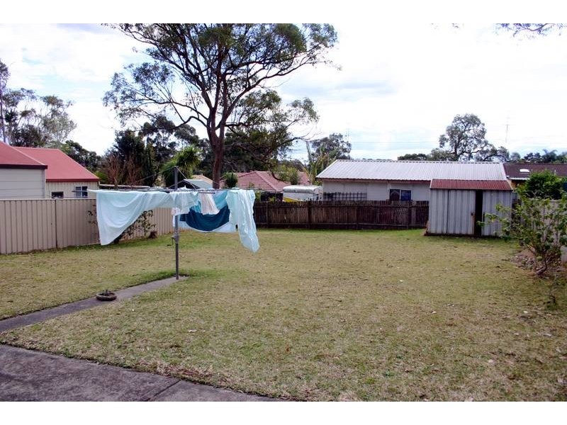 70 Catherine Street, Mannering Park NSW 2259