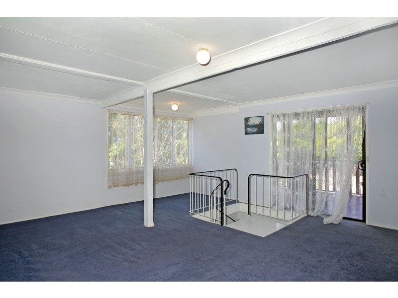 100 Catherine Street, Mannering Park NSW 2259