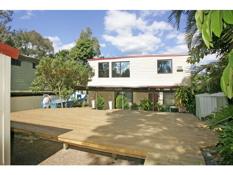 100 Catherine Street, Mannering Park NSW 2259