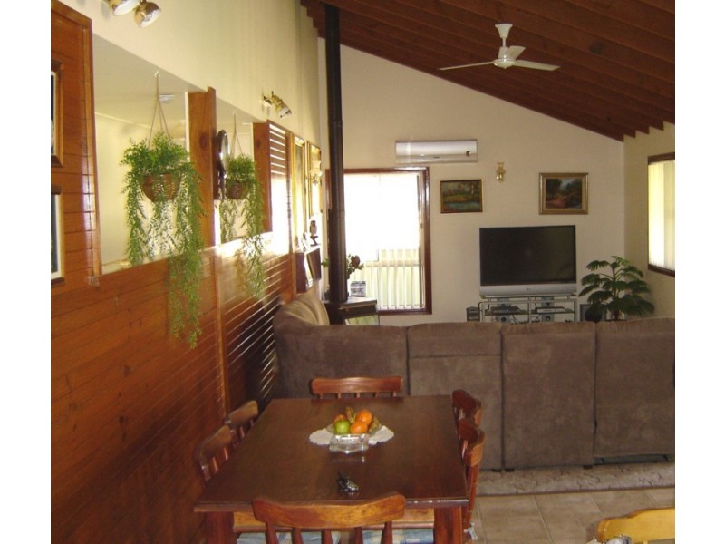 38 Yeramba Road, Summerland Point NSW 2259