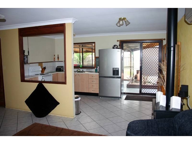 33 Cams Boulevard, Summerland Point NSW 2259