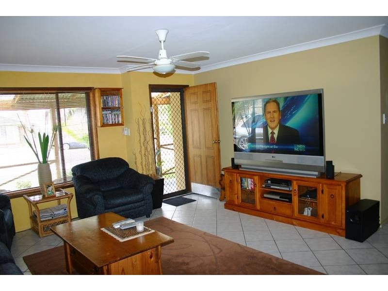 33 Cams Boulevard, Summerland Point NSW 2259