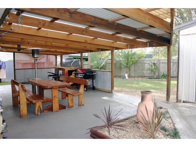 33 Cams Boulevard, Summerland Point NSW 2259