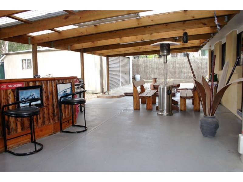 33 Cams Boulevard, Summerland Point NSW 2259