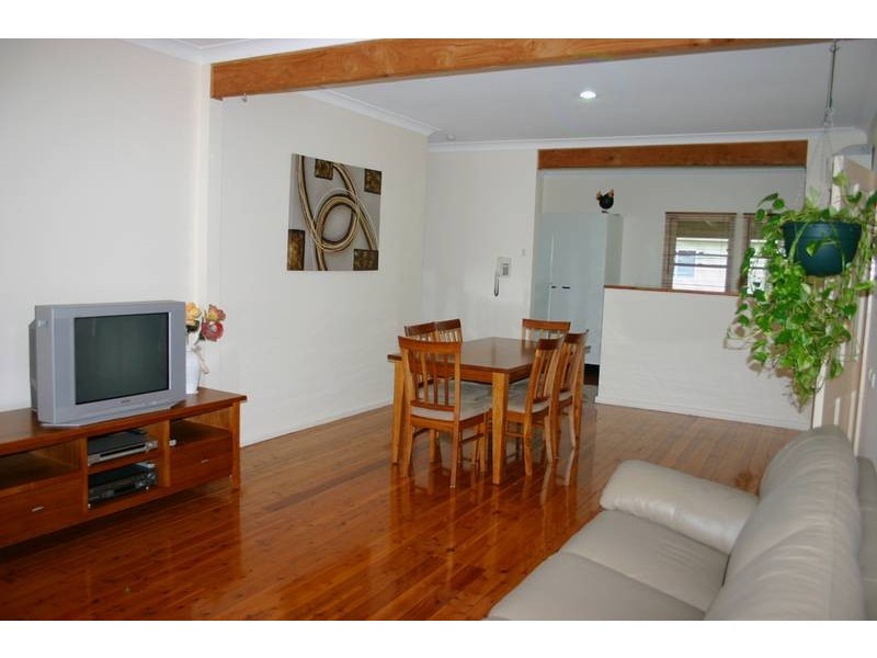 1 Grace Street, Mannering Park NSW 2259