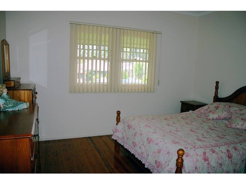 1 Grace Street, Mannering Park NSW 2259