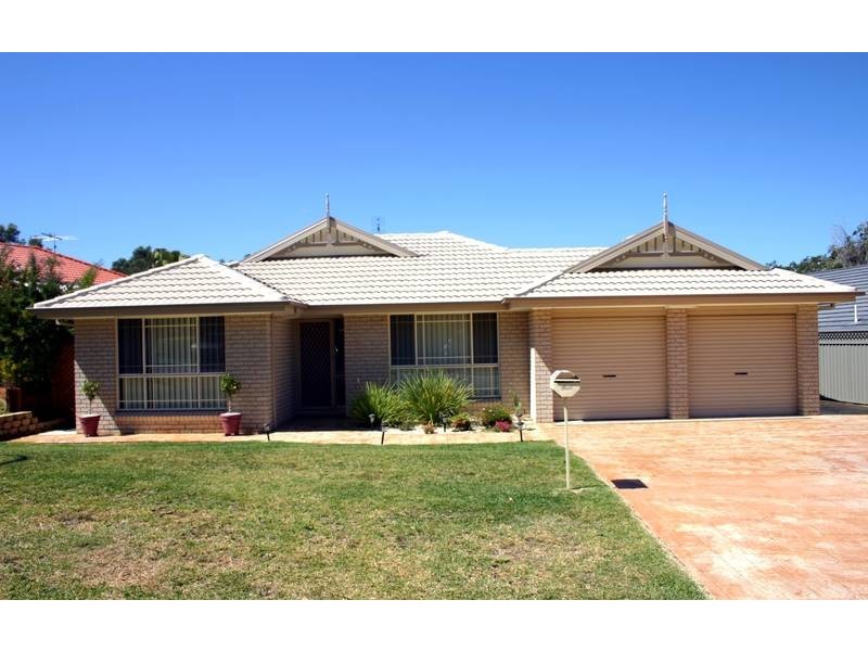 36 Tradewinds Avenue, Summerland Point NSW 2259
