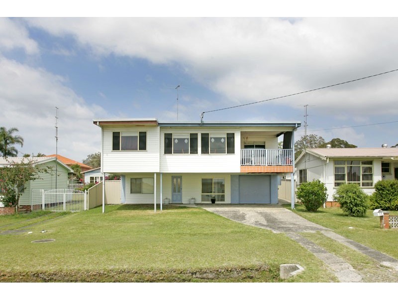 16 Kullaroo Road, Summerland Point NSW 2259