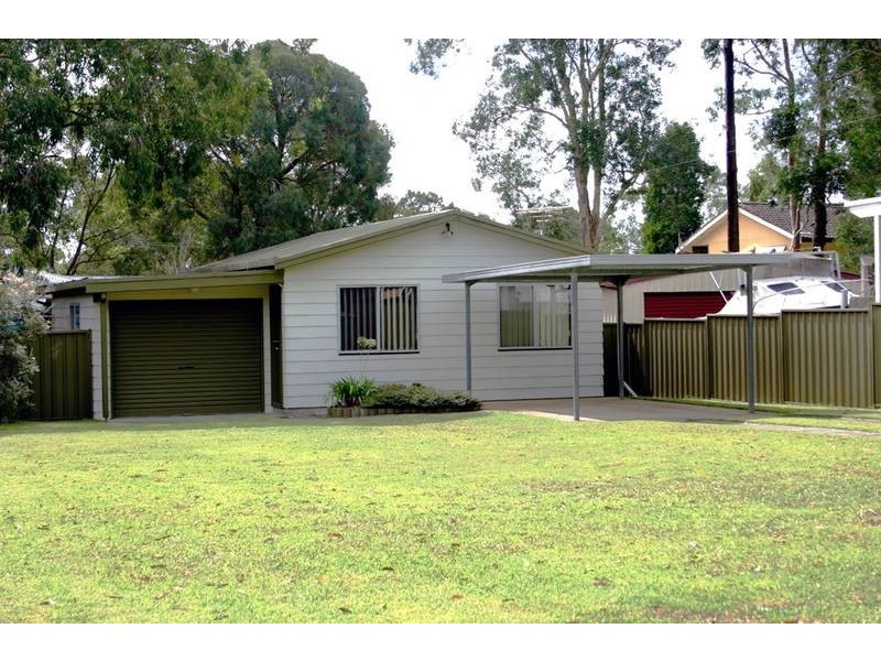 8 Tarwarri Road, Summerland Point NSW 2259
