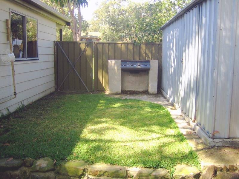 8 Tarwarri Road, Summerland Point NSW 2259