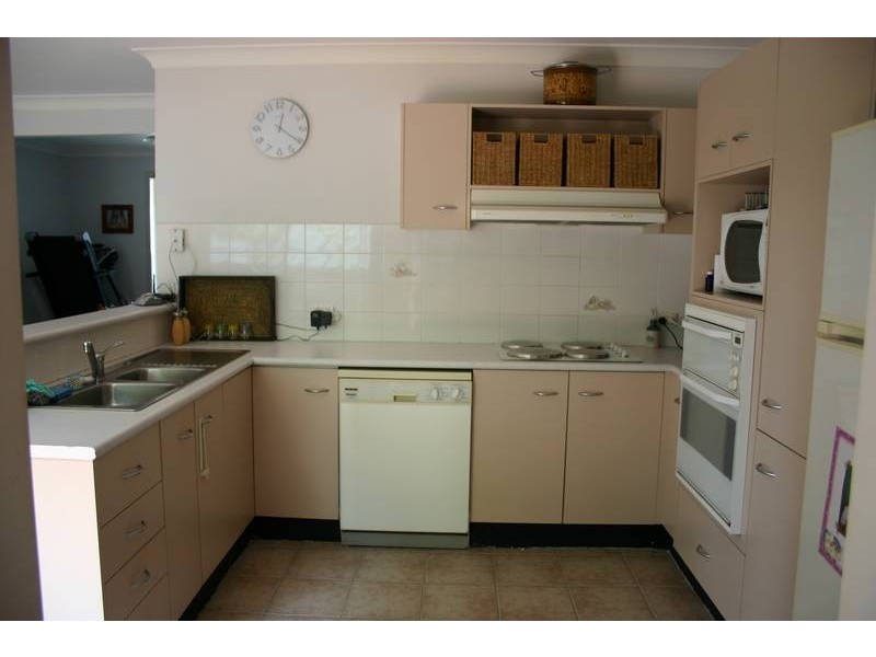 33 Murrumbong Road, Summerland Point NSW 2259